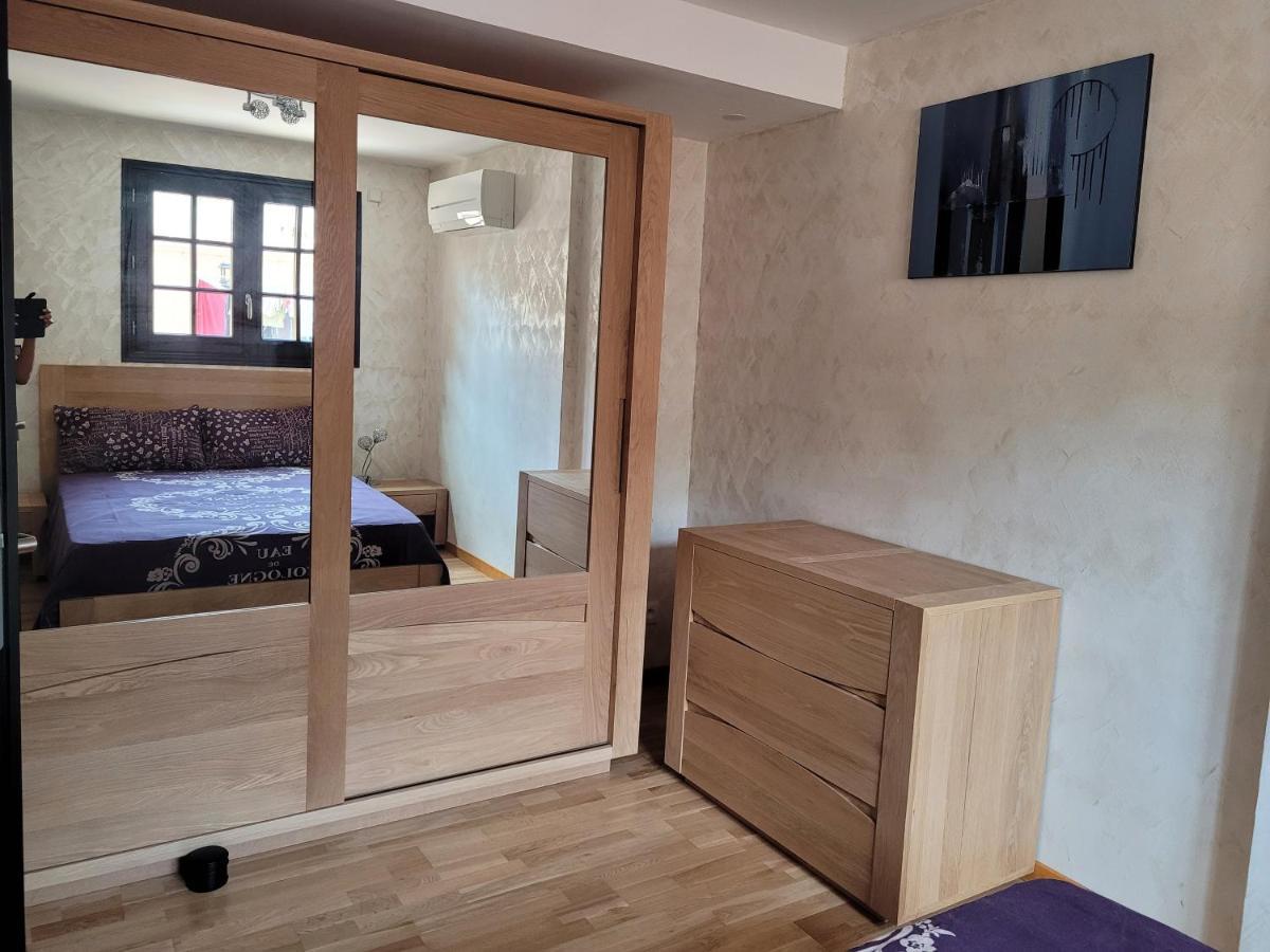 Apartment Rene Saint-Génis